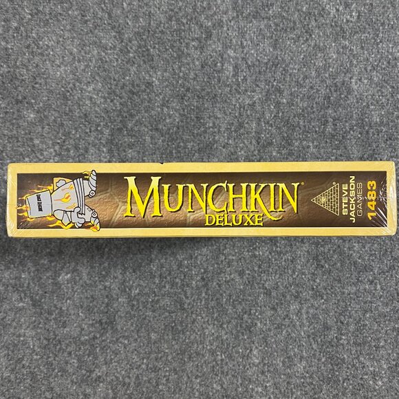 Munchkin Deluxe Family Board Game Steve Jackson Games 2018 SJG1483 Party Sealed - Picture 7 of 16